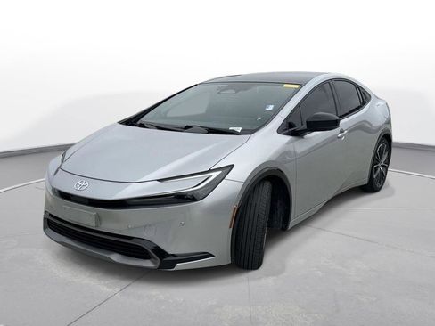 Used 2024 Toyota Prius Limited w/ Limited Premium Package image 4