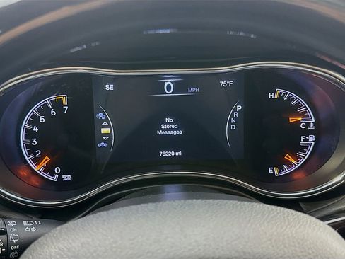 Used 2018 Jeep Grand Cherokee Overland AWD/4WD image 14