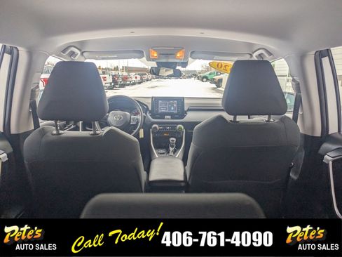 Used 2020 Toyota RAV4 LE image 13