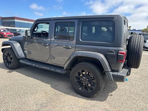 Used 2023 Jeep Wrangler Unlimited Sahara w/ Cold Weather Group AWD/4WD image 8