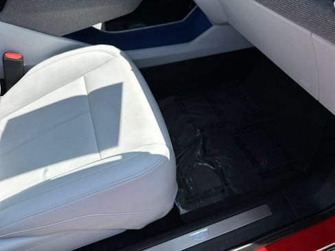 Certified 2025 Cadillac Optiq Sport 1 AWD/4WD image 40