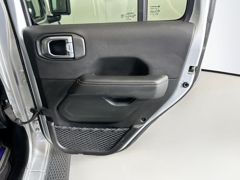 Used 2023 Jeep Wrangler Unlimited Sahara AWD/4WD image 30
