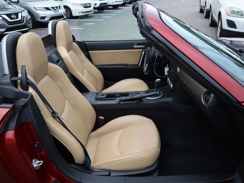 Used 2009 MAZDA MX-5 Miata Grand Touring RWD image 14