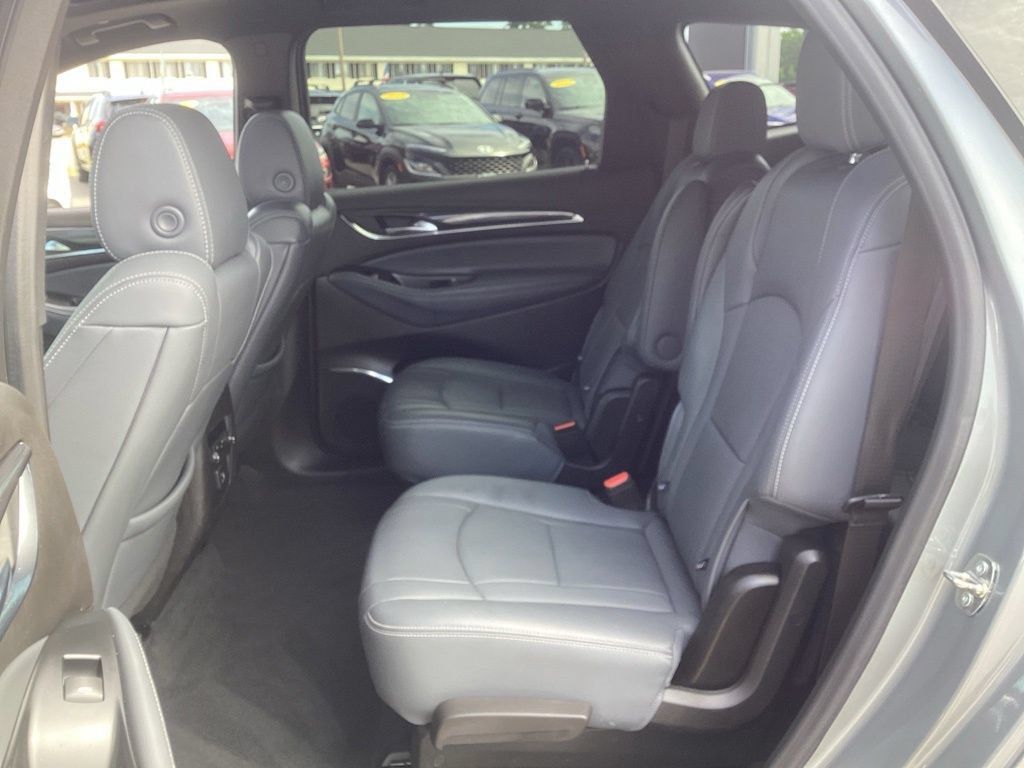 Used 2023 Buick Enclave Essence w/ Experience Buick Package AWD/4WD image 17