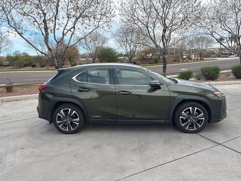 Used 2020 Lexus UX 250h image 4