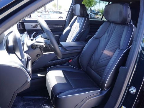 New 2026 Cadillac Vistiq Platinum image 14