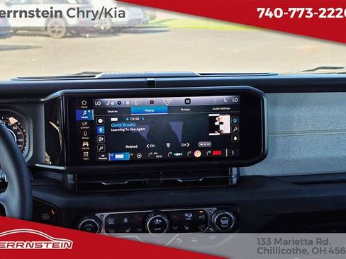 Used 2024 Jeep Wrangler Sport S image 9