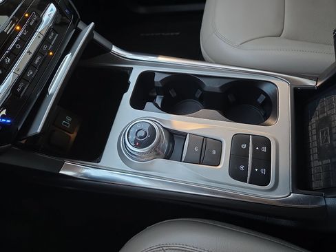 Used 2024 Ford Explorer Limited RWD image 25