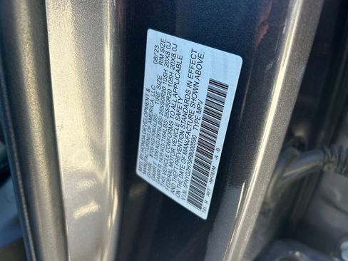Used 2024 Honda Pilot Touring image 10