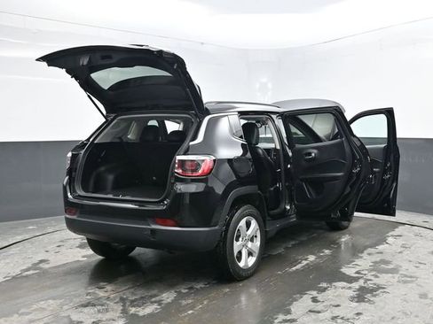 Used 2019 Jeep Compass Latitude w/ Popular Equipment Group image 40