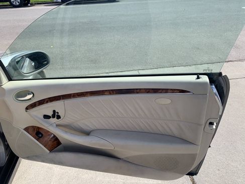 Used 2006 Mercedes-Benz CLK 350 Coupe image 10