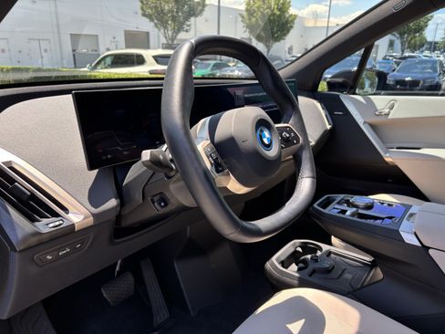 Used 2024 BMW iX xDrive50 w/ Convenience Package AWD/4WD image 16