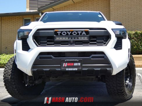 Used 2024 Toyota Tacoma SR RWD image 18