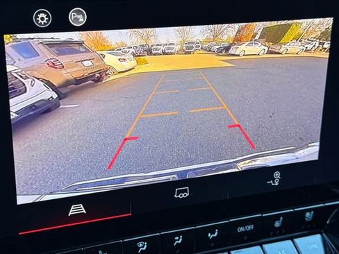 Used 2023 GMC Canyon AT4 w/ AT4 Premium Package image 27