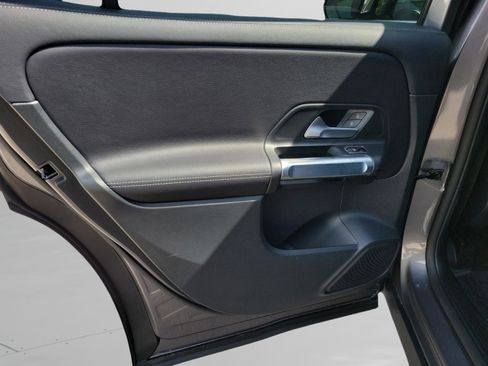 Certified 2022 Mercedes-Benz GLB 250 image 7