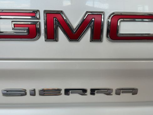 Used 2019 GMC Sierra 1500 SLT w/ SLT Premium Plus Package AWD/4WD image 39