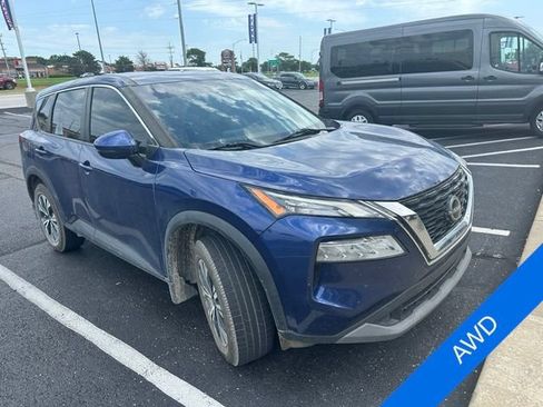 Used 2022 Nissan Rogue SV AWD/4WD image 2