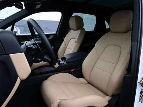 New 2026 Porsche Cayenne image 5