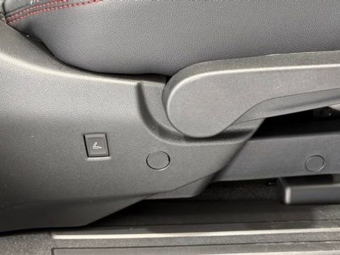 New 2026 Chevrolet Traverse RS image 28