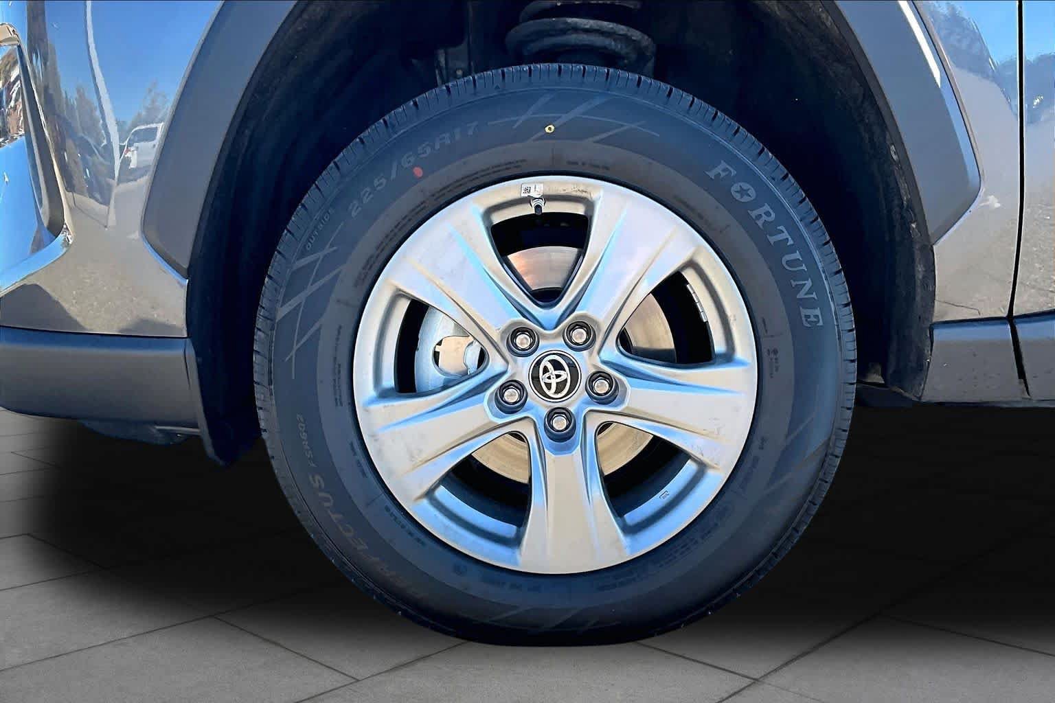 Certified 2024 Toyota RAV4 LE AWD/4WD image 10