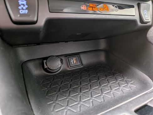 Used 2024 Toyota RAV4 XLE FWD image 8