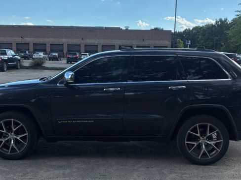 Used 2016 Jeep Grand Cherokee Limited AWD/4WD image 2