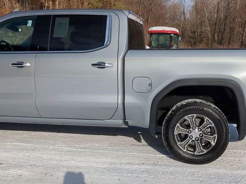 Used 2025 GMC Sierra 1500 SLT image 3