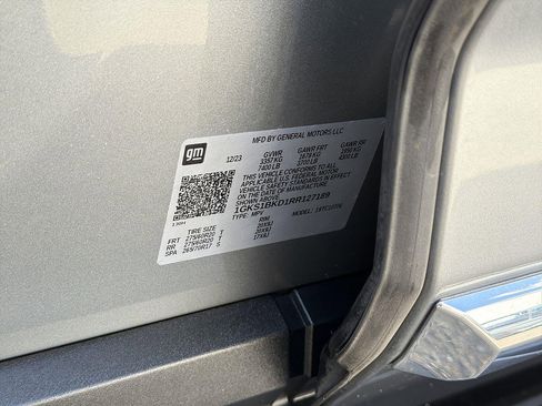 Used 2024 GMC Yukon SLT RWD image 34