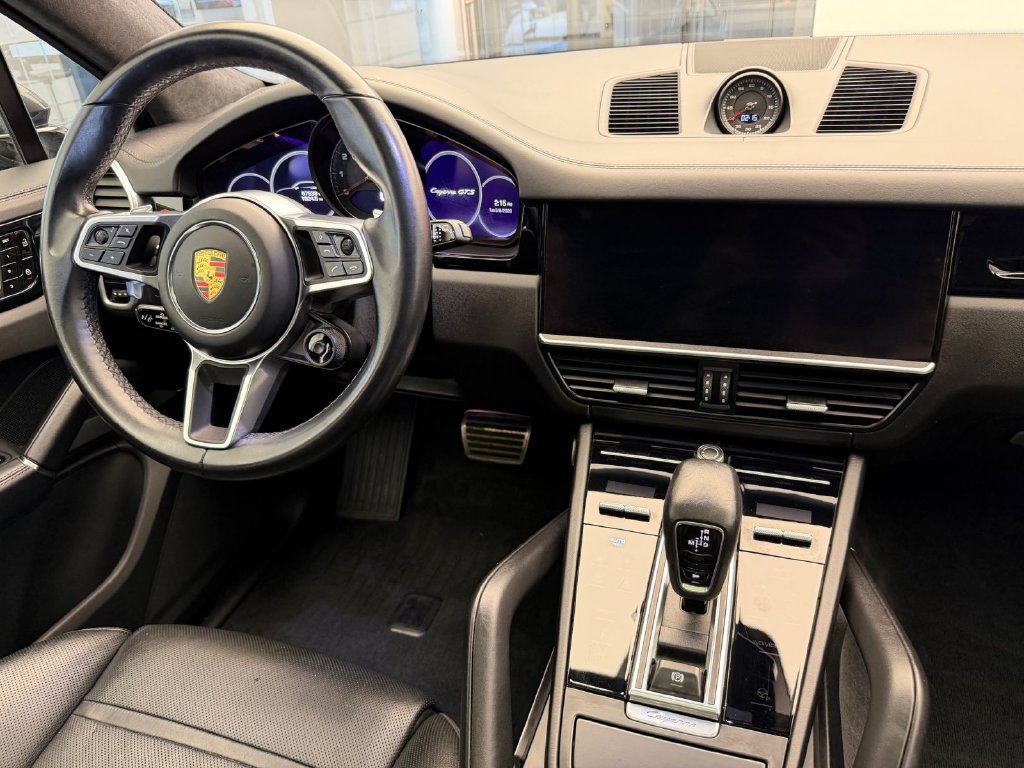 Used 2021 Porsche Cayenne GTS AWD/4WD image 14