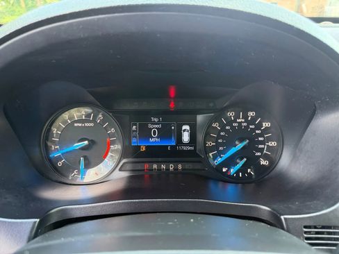 Used 2017 Ford Explorer XLT image 22