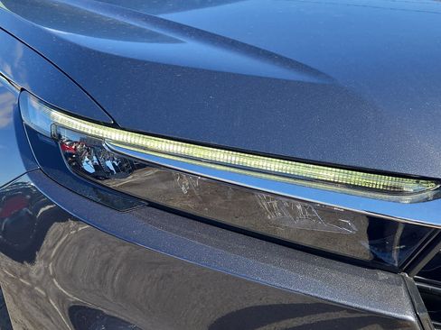 Used 2024 Honda CR-V LX image 10