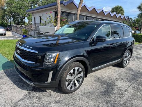 Used 2022 Kia Telluride EX w/ EX Premium Package FWD image 2