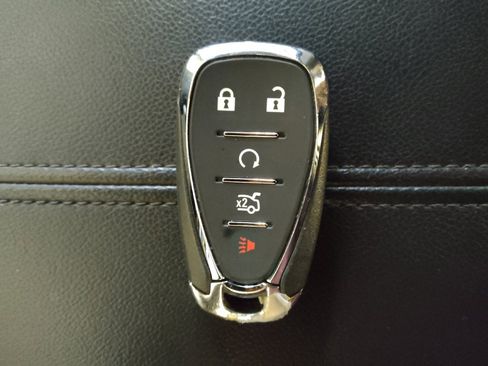 Used 2022 Chevrolet Malibu LT FWD image 32