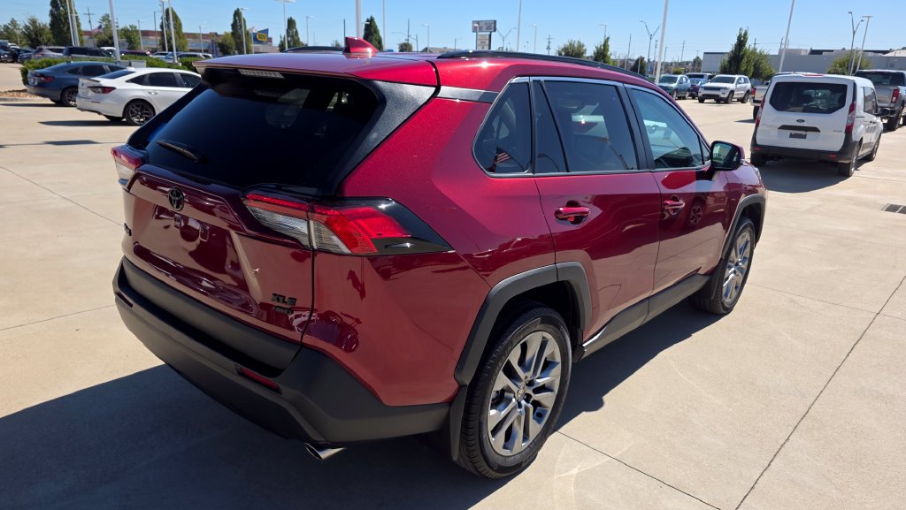 Used 2025 Toyota RAV4 XLE Premium w/ Weather Package AWD/4WD image 5