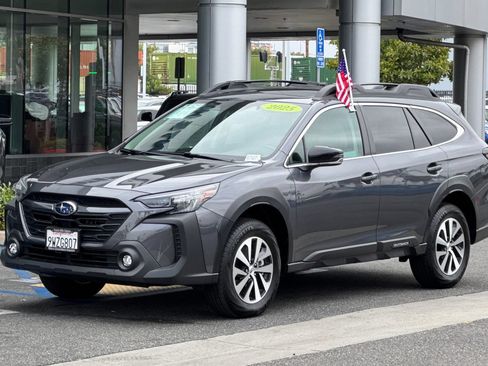 Certified 2025 Subaru Outback Premium AWD/4WD image 10