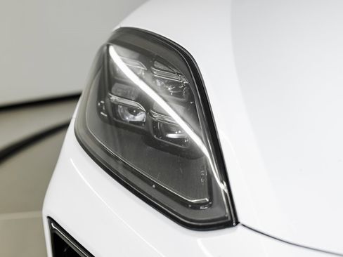 Certified 2024 Porsche Cayenne image 12