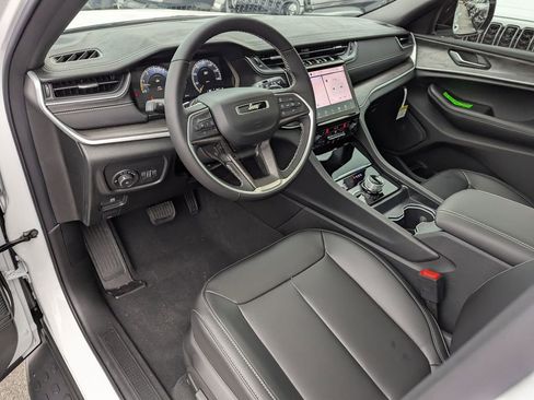 New 2025 Jeep Grand Cherokee L Limited w/ Trailer Tow Package image 11