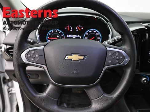 Used 2021 Chevrolet Traverse LS AWD/4WD image 10
