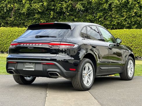 New 2026 Porsche Macan image 8