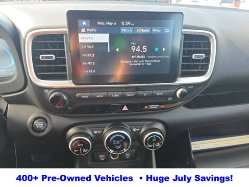 Used 2025 Hyundai Venue SEL FWD image 11