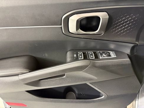 Used 2024 Kia Sorento S image 20
