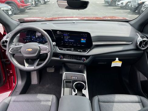 Used 2025 Chevrolet Equinox LT w/ Convenience Package II FWD image 15