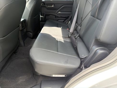 New 2026 Toyota 4Runner Limited AWD/4WD image 18