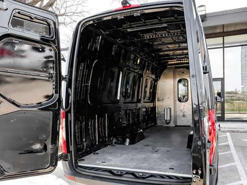 Used 2021 Mercedes-Benz Sprinter 3500 image 43