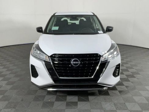 New 2025 Nissan Kicks Play S image 9