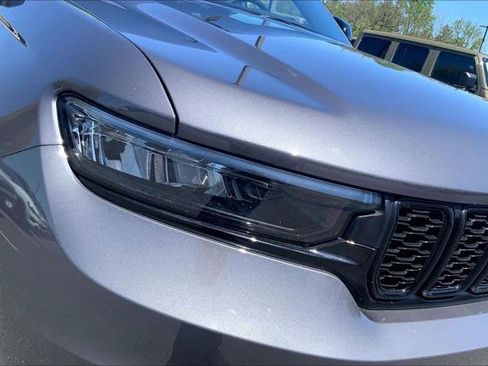 Certified 2025 Jeep Grand Cherokee L Altitude AWD/4WD image 26