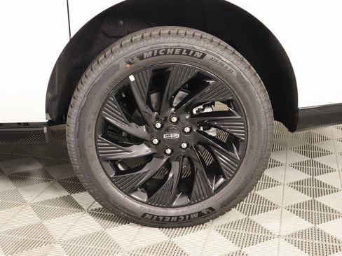 New 2025 Lincoln Navigator L Reserve w/ Jet Appearance Package image 20