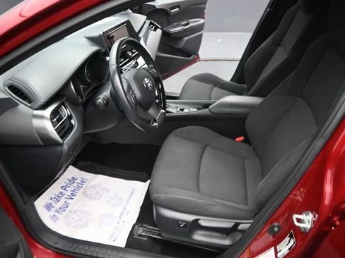 Used 2018 Toyota C-HR XLE FWD image 18