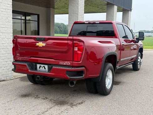 Used 2025 Chevrolet Silverado 3500 High Country w/ High Country Premium Package AWD/4WD image 7