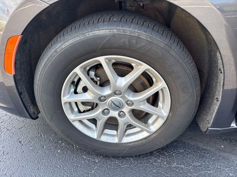 Used 2023 Chrysler Pacifica Touring-L FWD image 29